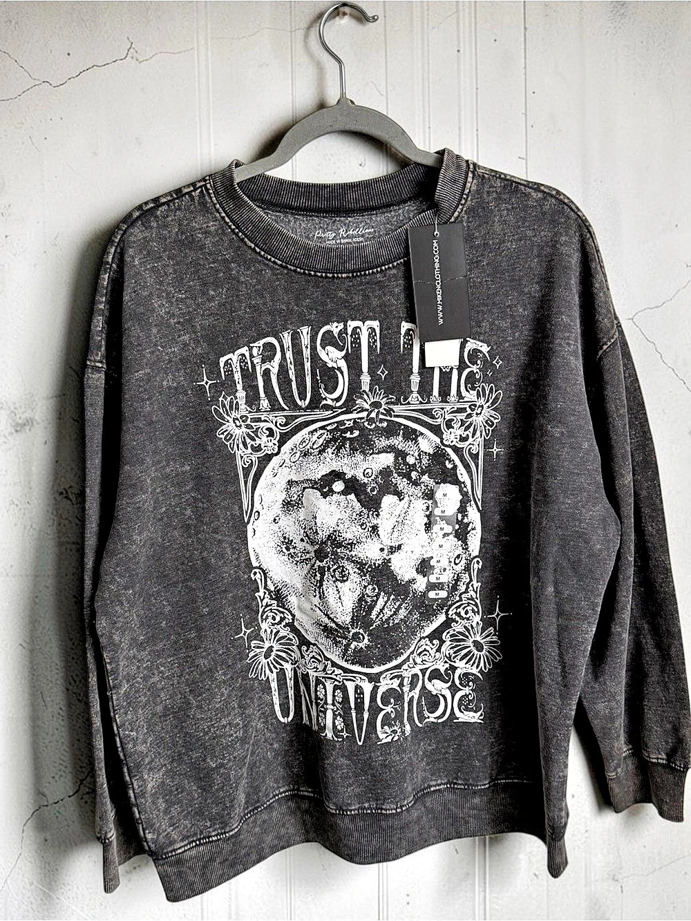 Trust The Universe Graphic Sweatshirt in Black & White Size Medium